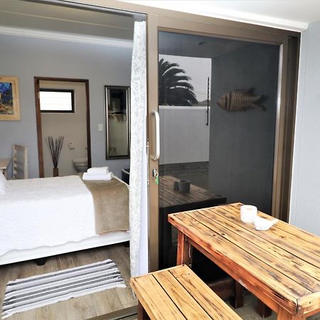 Tiende Laan Bed & Breakfast And Self-Catering Walvis Bay Bagian luar foto