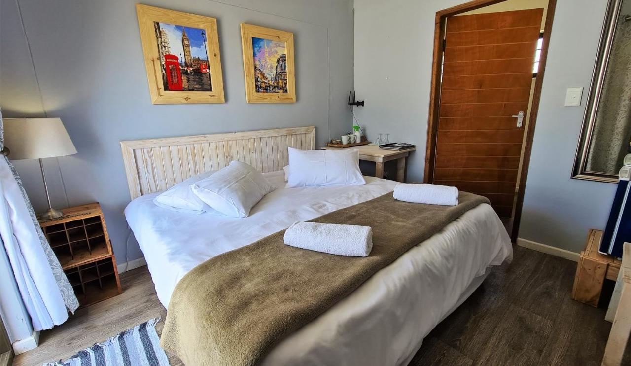 Tiende Laan Bed & Breakfast And Self-Catering Walvis Bay Bagian luar foto
