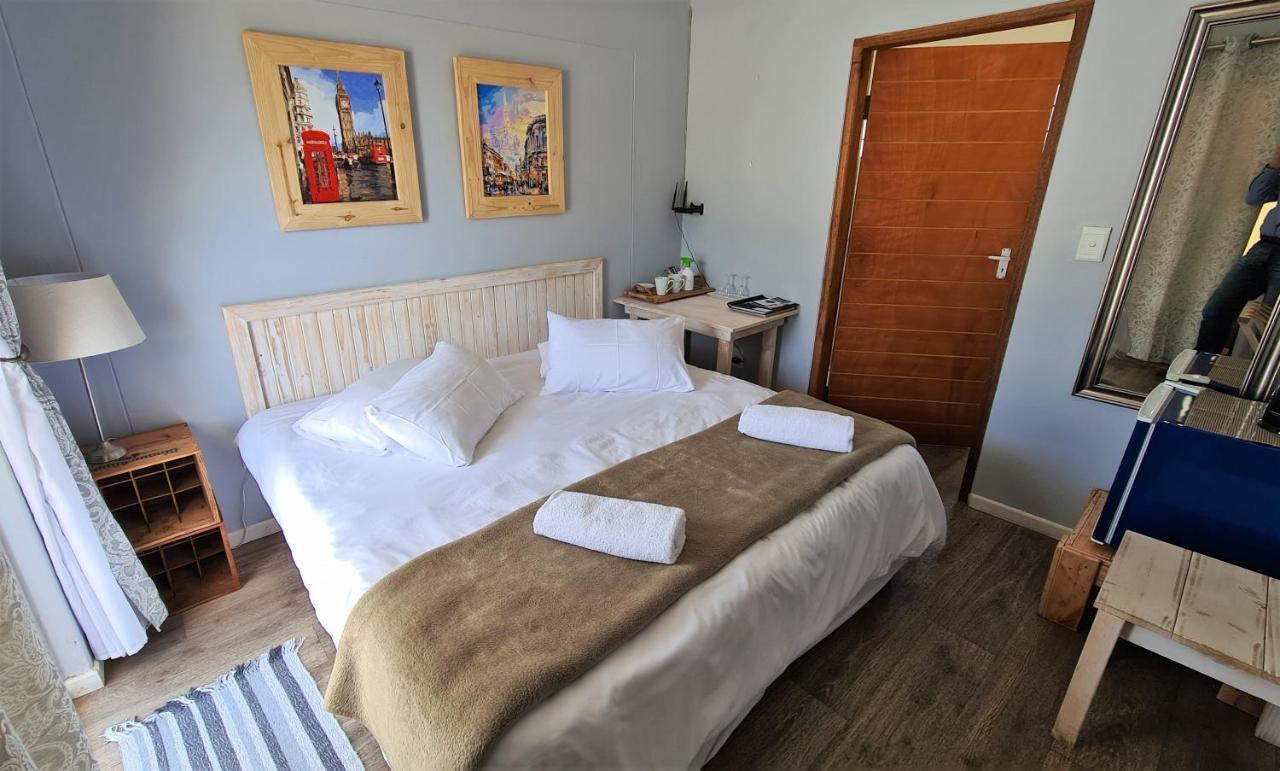 Tiende Laan Bed & Breakfast And Self-Catering Walvis Bay Bagian luar foto