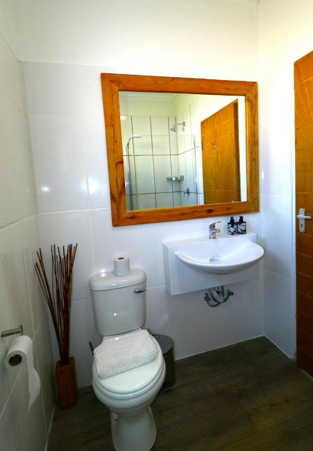 Tiende Laan Bed & Breakfast And Self-Catering Walvis Bay Bagian luar foto