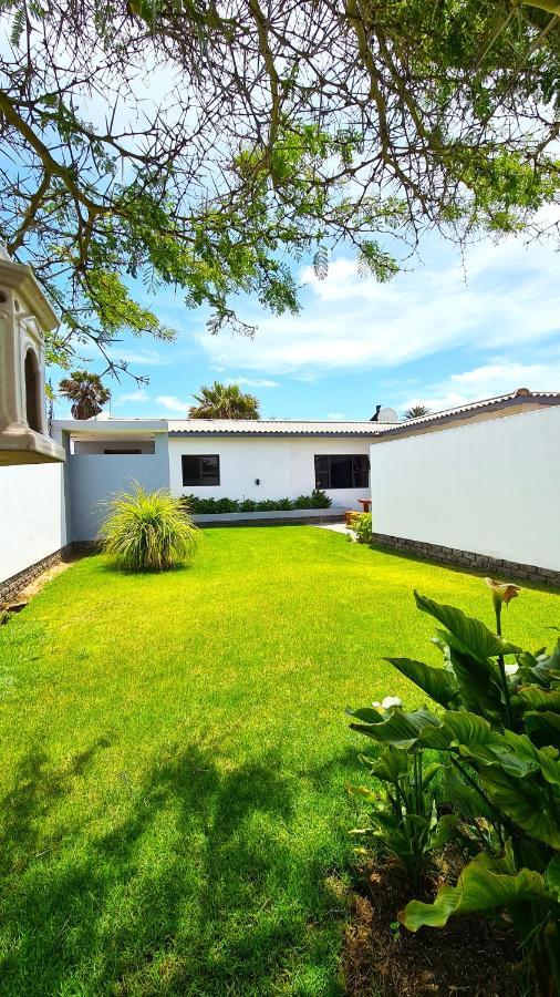 Tiende Laan Bed & Breakfast And Self-Catering Walvis Bay Bagian luar foto
