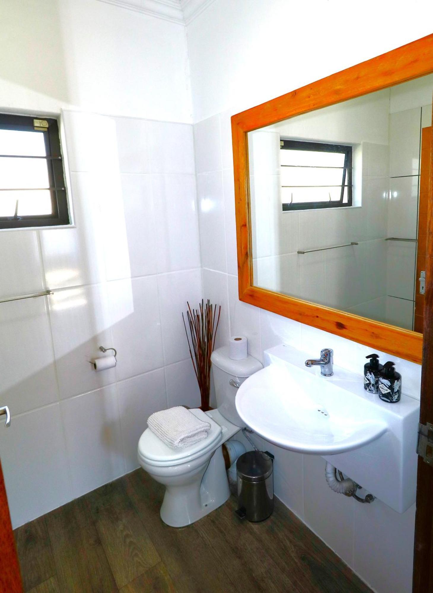Tiende Laan Bed & Breakfast And Self-Catering Walvis Bay Bagian luar foto