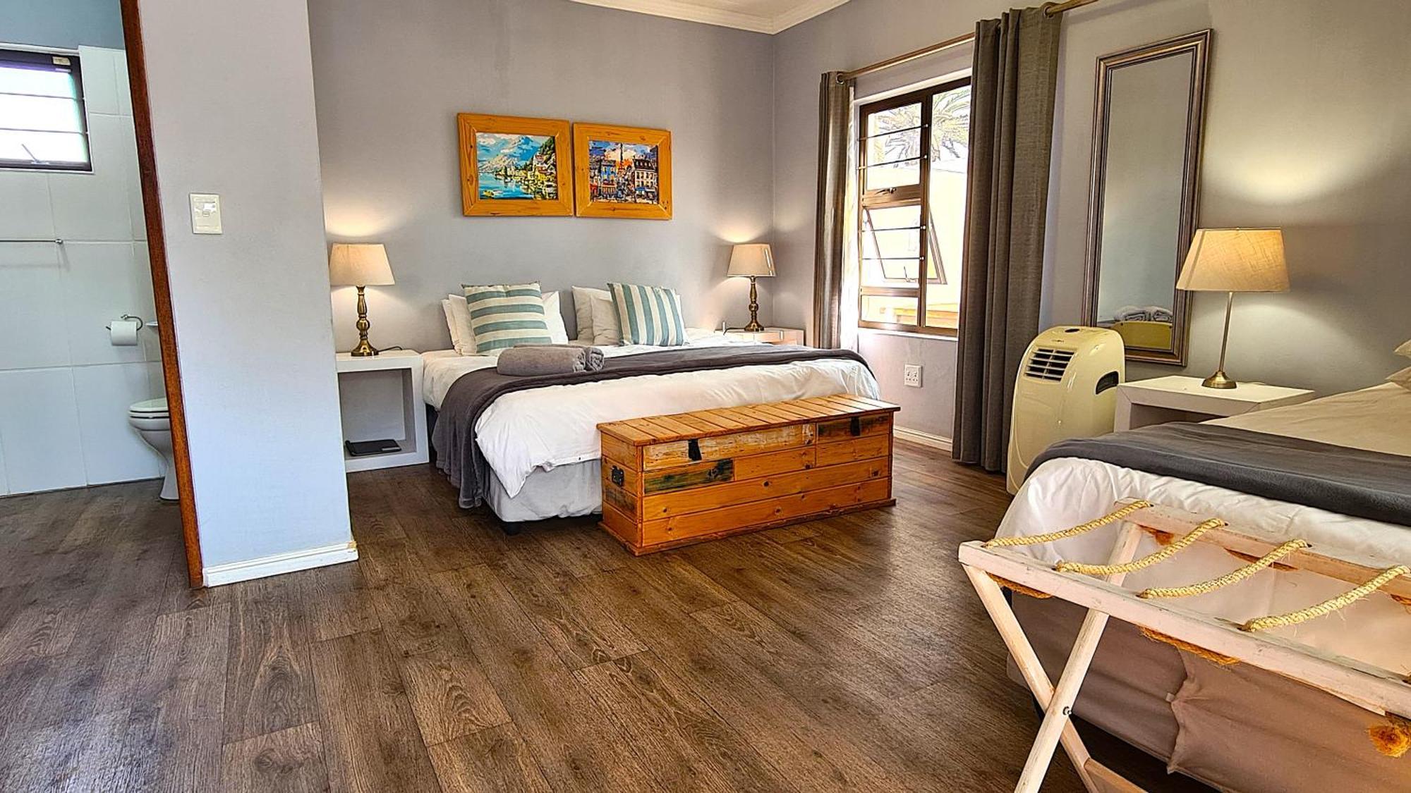 Tiende Laan Bed & Breakfast And Self-Catering Walvis Bay Bagian luar foto