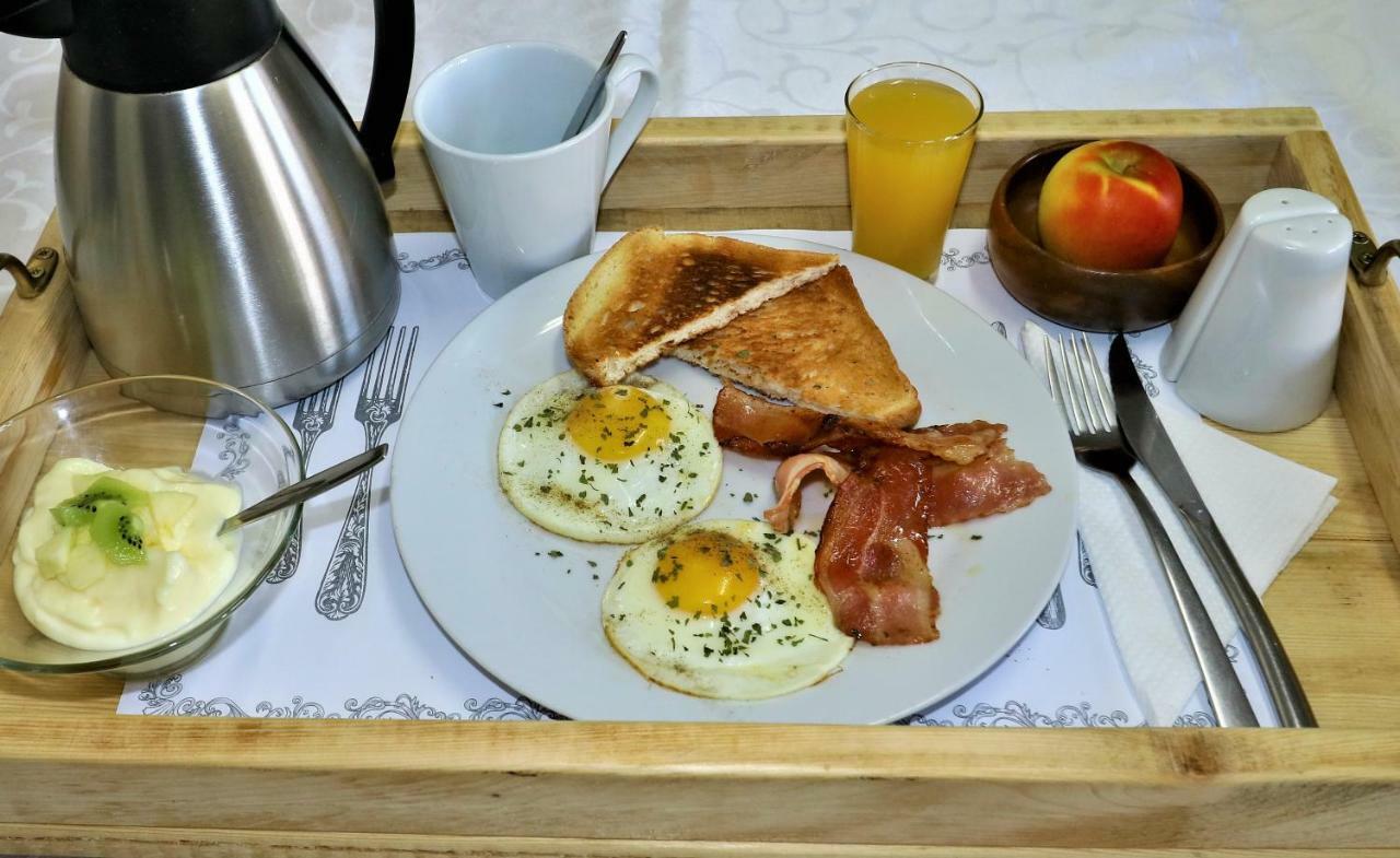Tiende Laan Bed & Breakfast And Self-Catering Walvis Bay Bagian luar foto