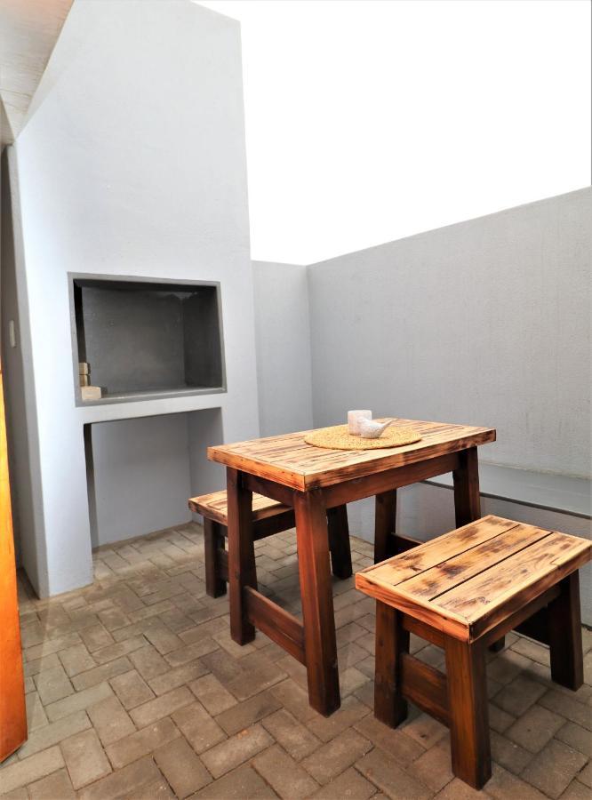 Tiende Laan Bed & Breakfast And Self-Catering Walvis Bay Bagian luar foto