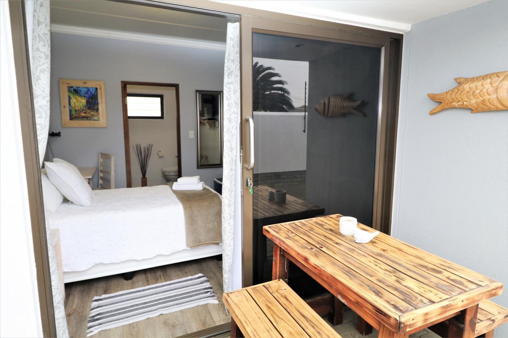 Tiende Laan Bed & Breakfast And Self-Catering Walvis Bay Bagian luar foto