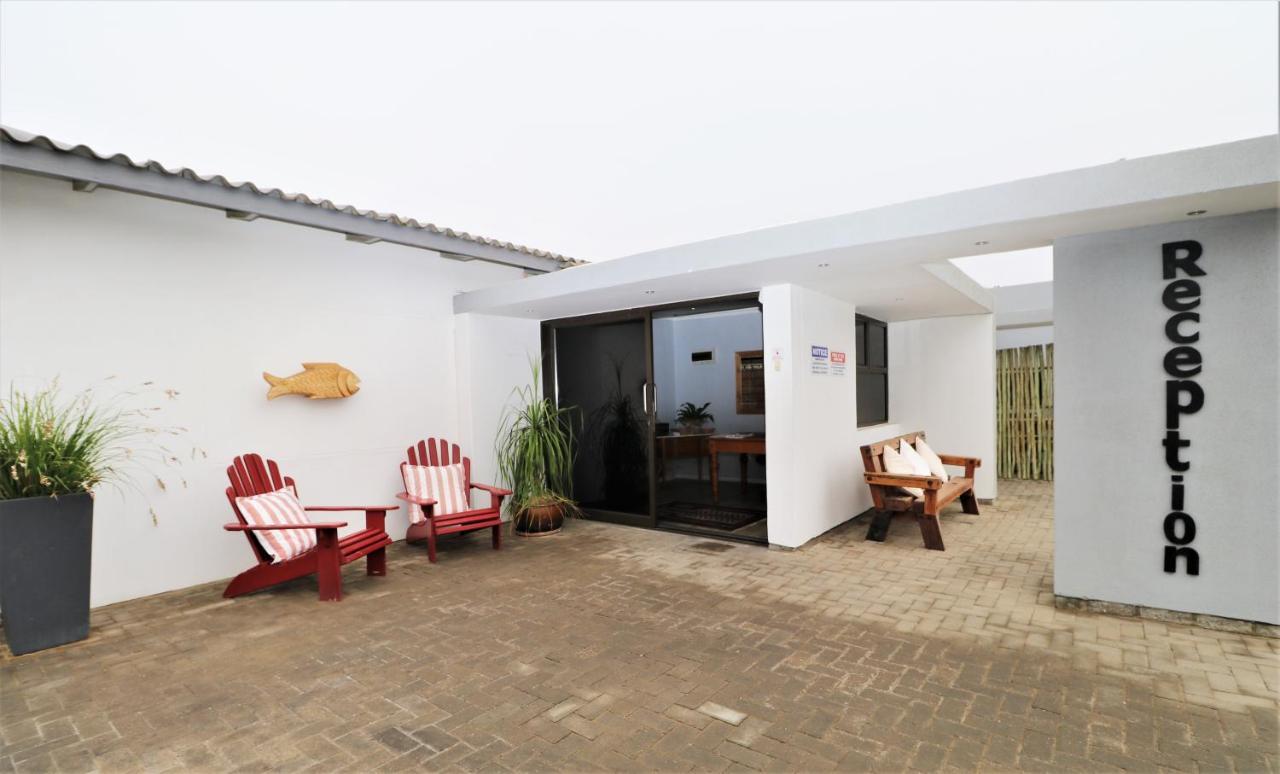 Tiende Laan Bed & Breakfast And Self-Catering Walvis Bay Bagian luar foto